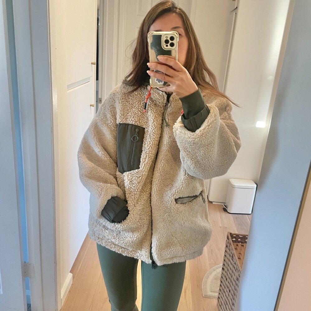 Shearling Jacket Size Small (With Hidden Hoodie) - image 7